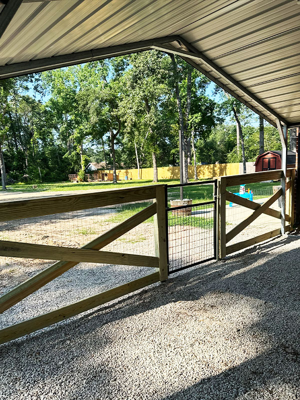 Farm fencing benefits in Montgomery Texas